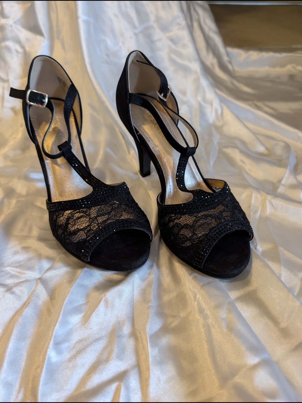 Dream Pairs Black Lace T-Strap Peep Toe Heels